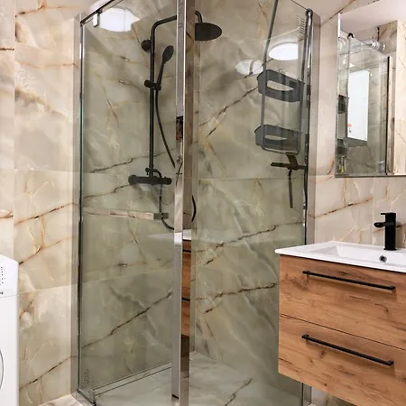 By Jumpinhere Apartman *